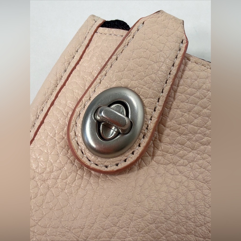 Coach X Gary Baseman LTD ED EMMANUEL HARE RAY PINK LEATHER CLUTCH BAG 216/305 - Picture 10 of 11